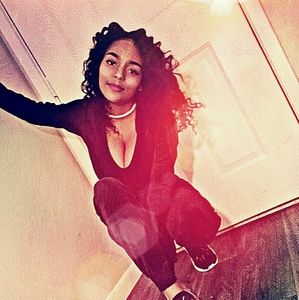 Meet your Posher, Ataveya